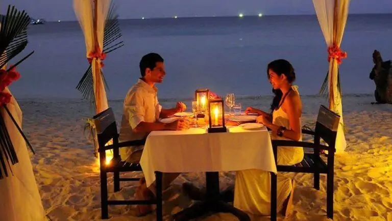 VISIT KALAPATHAR BEACH – EVENING BEACHSIDE CANDLE LIGHT DINNER